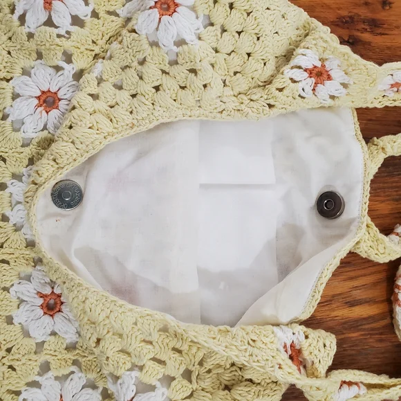 CROCHET Crossbody Purse Yellow White Flowers - Picture 2 of 5